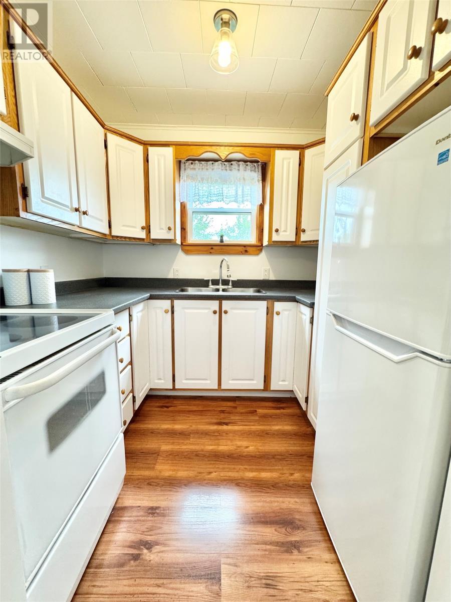 7 Dyke'S Lane, Musgrave Harbour, NL - Indoor Photo Showing Kitchen With Double Sink