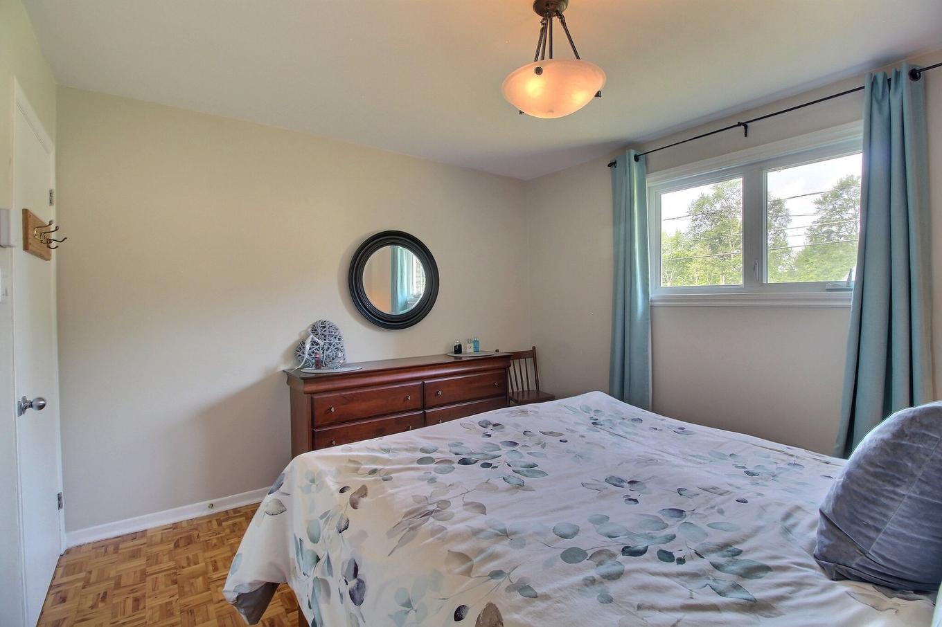 Chambre à coucher principale - 160 Rue Jean, Drummondville, QC - Indoor Photo Showing Bedroom