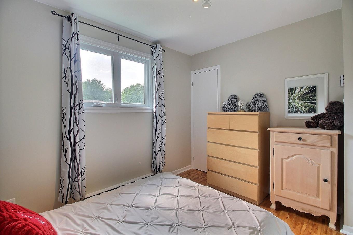 Chambre à coucher - 160 Rue Jean, Drummondville, QC - Indoor Photo Showing Bedroom