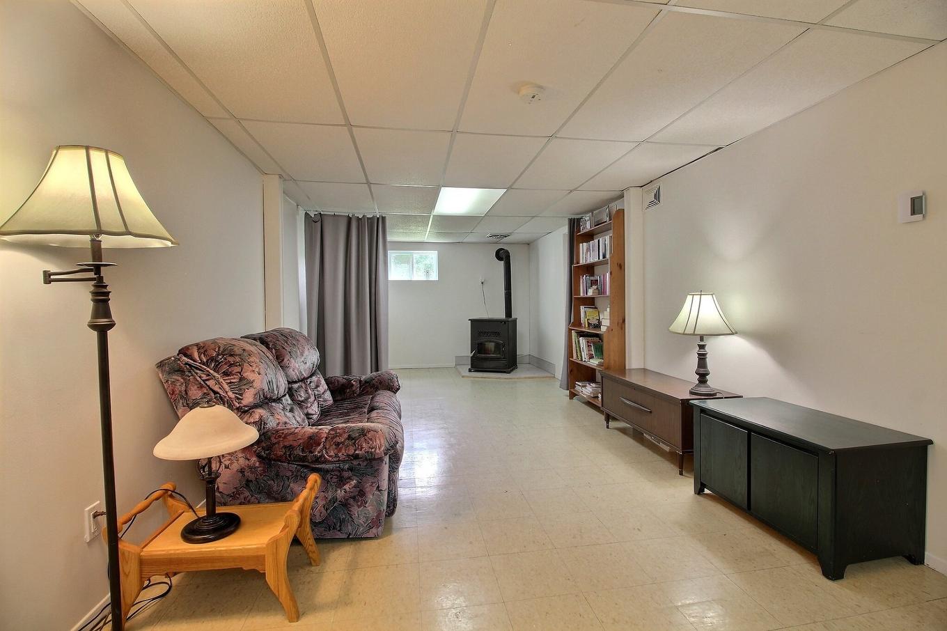 Salle familiale - 160 Rue Jean, Drummondville, QC - Indoor