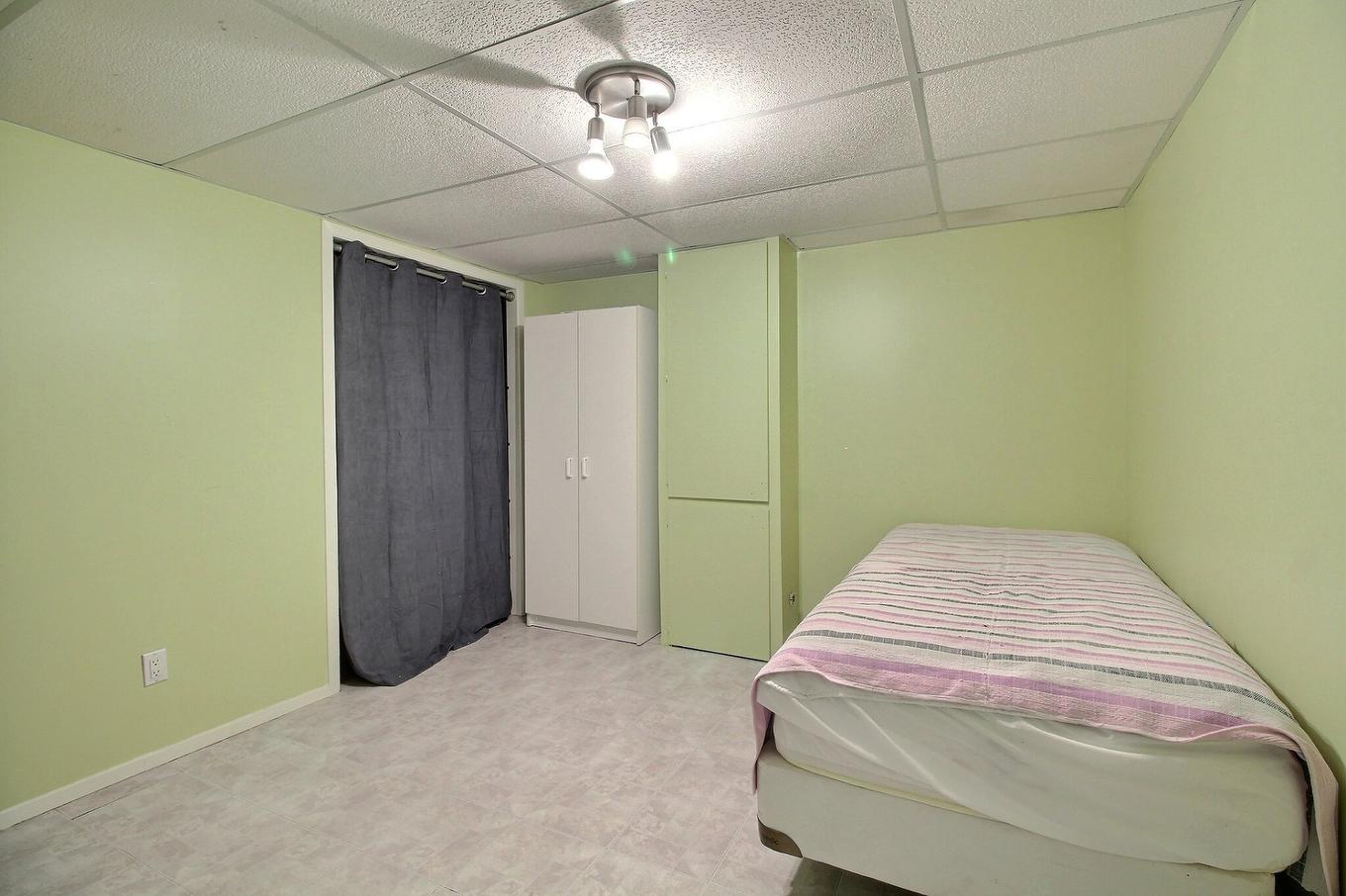 Bureau - 160 Rue Jean, Drummondville, QC - Indoor Photo Showing Bedroom