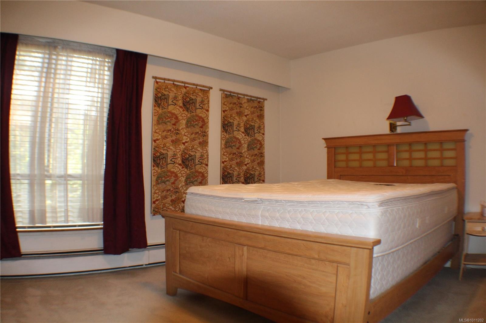 311-1009 Mckenzie Ave, Saanich, BC - Indoor Photo Showing Bedroom