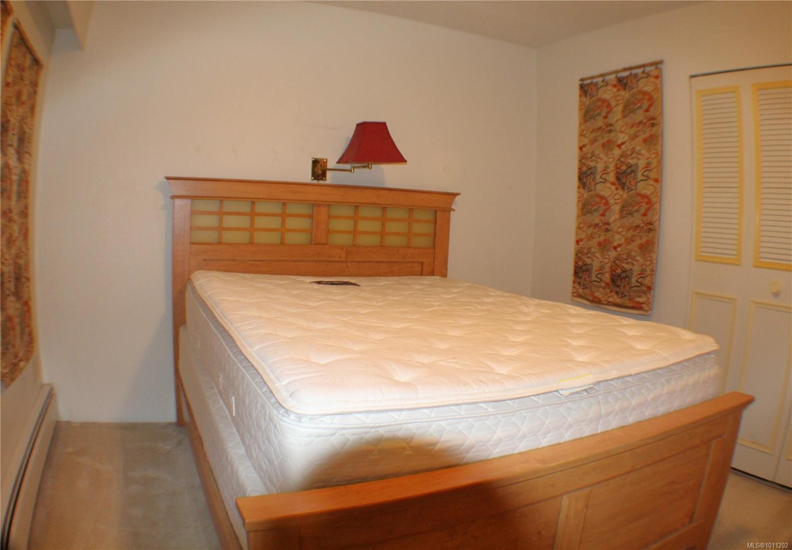 311-1009 Mckenzie Ave, Saanich, BC - Indoor Photo Showing Bedroom