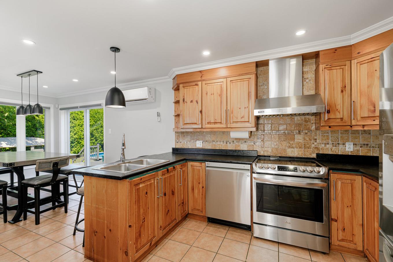 Kitchen - 1018 Rue Marcel, Saint-Jérôme, QC - Indoor Photo Showing Kitchen With Double Sink
