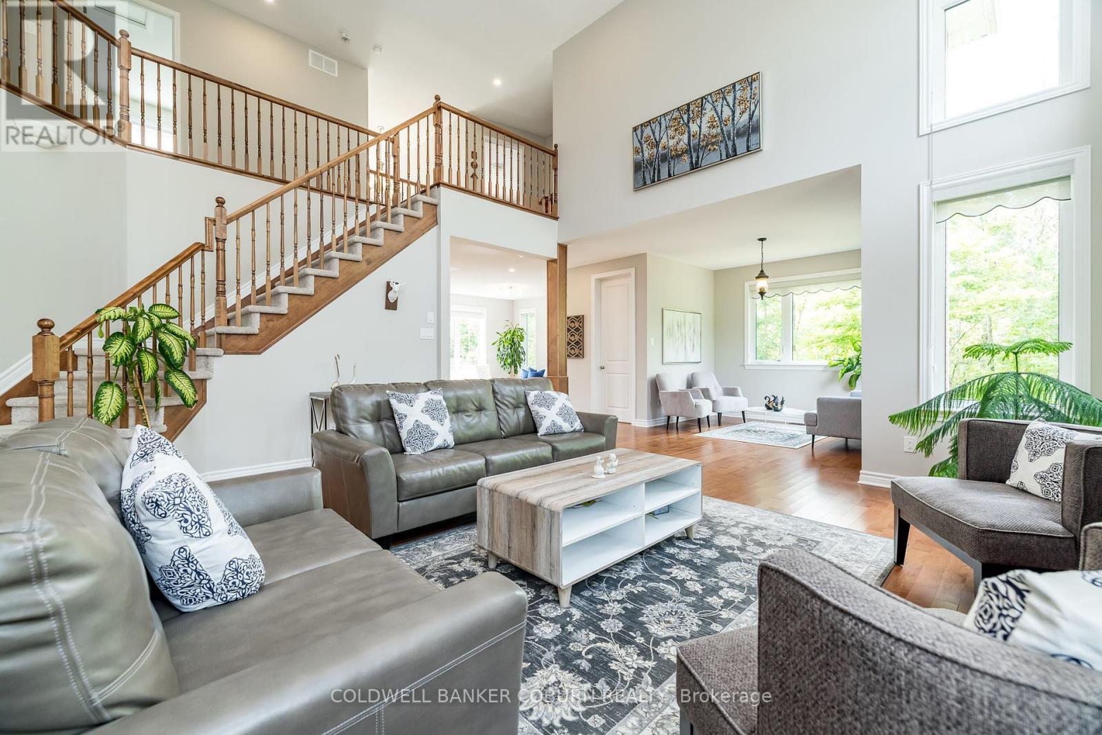 549 Osmond Daley Drive, Ottawa, ON - Indoor Photo Showing Living Room