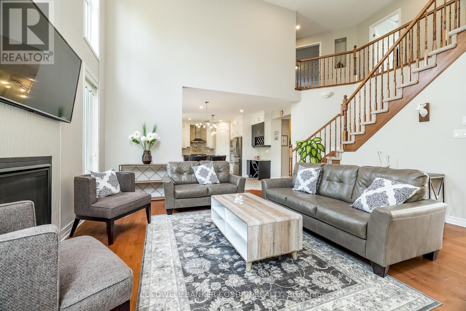 549 Osmond Daley Drive, Ottawa, ON - Indoor Photo Showing Living Room With Fireplace
