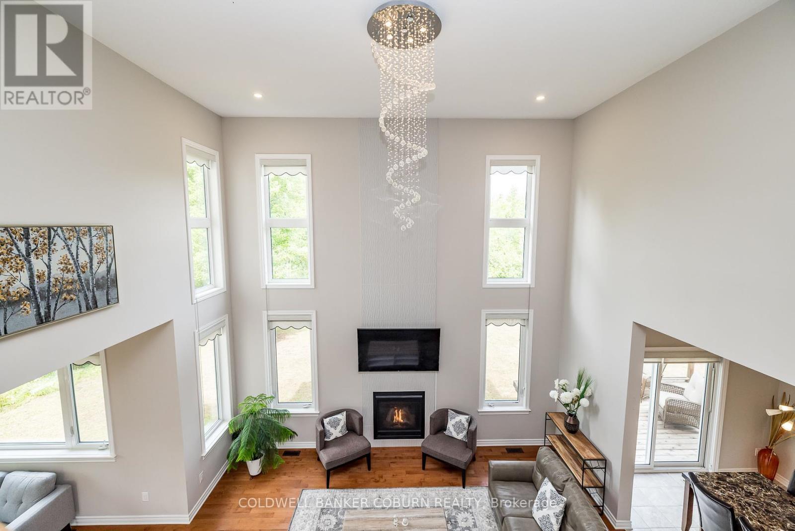 549 Osmond Daley Drive, Ottawa, ON - Indoor Photo Showing Living Room With Fireplace