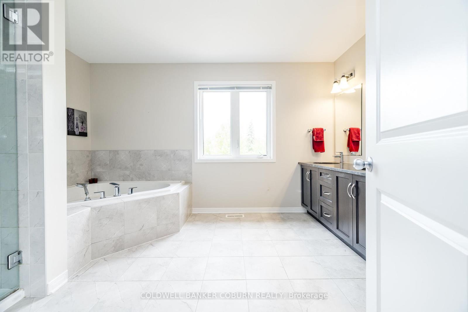 549 Osmond Daley Drive, Ottawa, ON - Indoor Photo Showing Bathroom