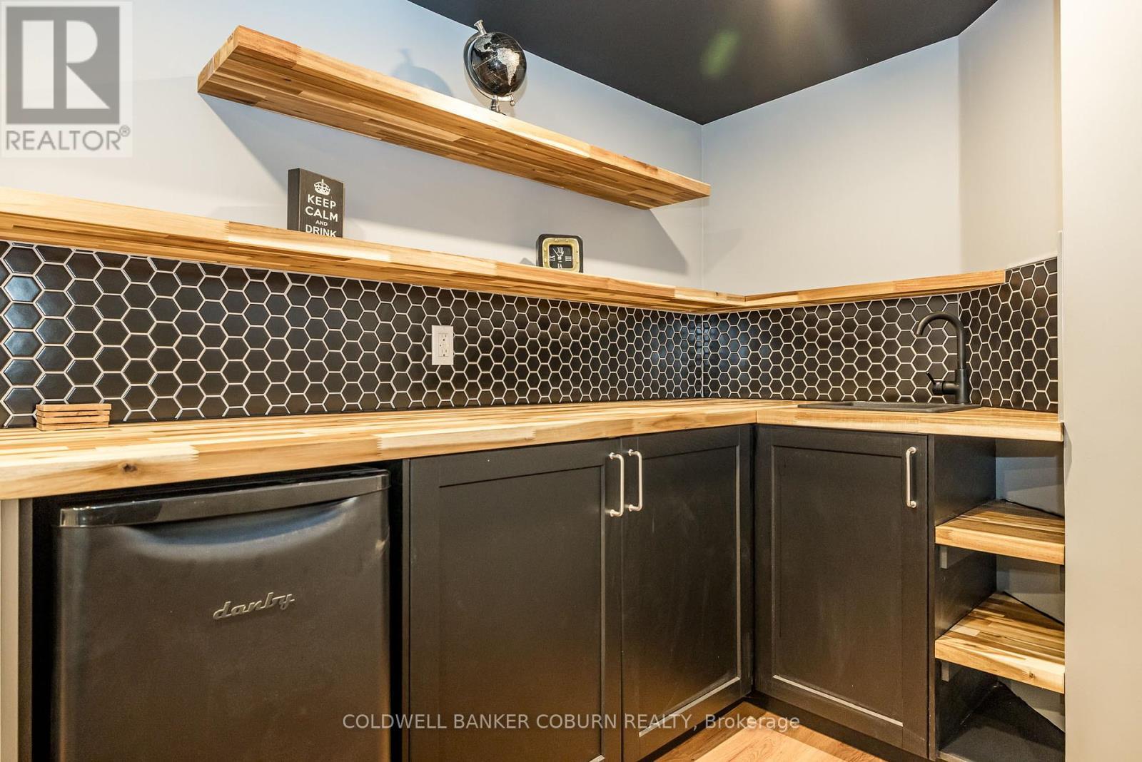 549 Osmond Daley Drive, Ottawa, ON - Indoor Photo Showing Other Room