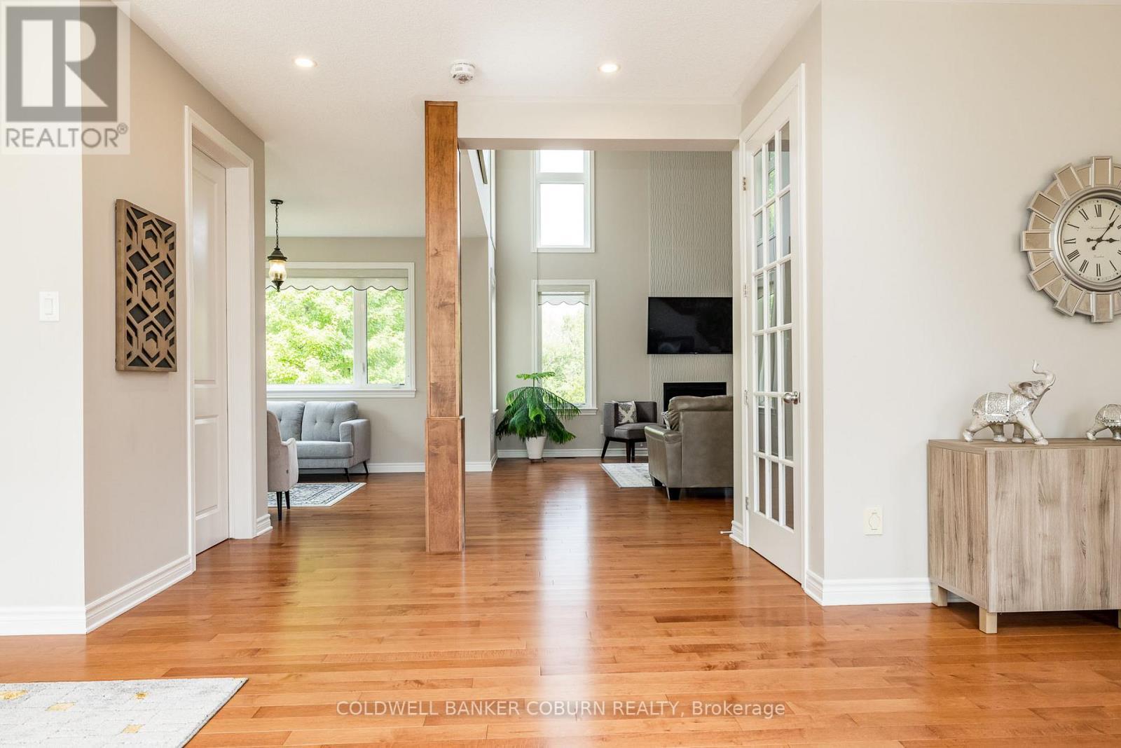 549 Osmond Daley Drive, Ottawa, ON - Indoor