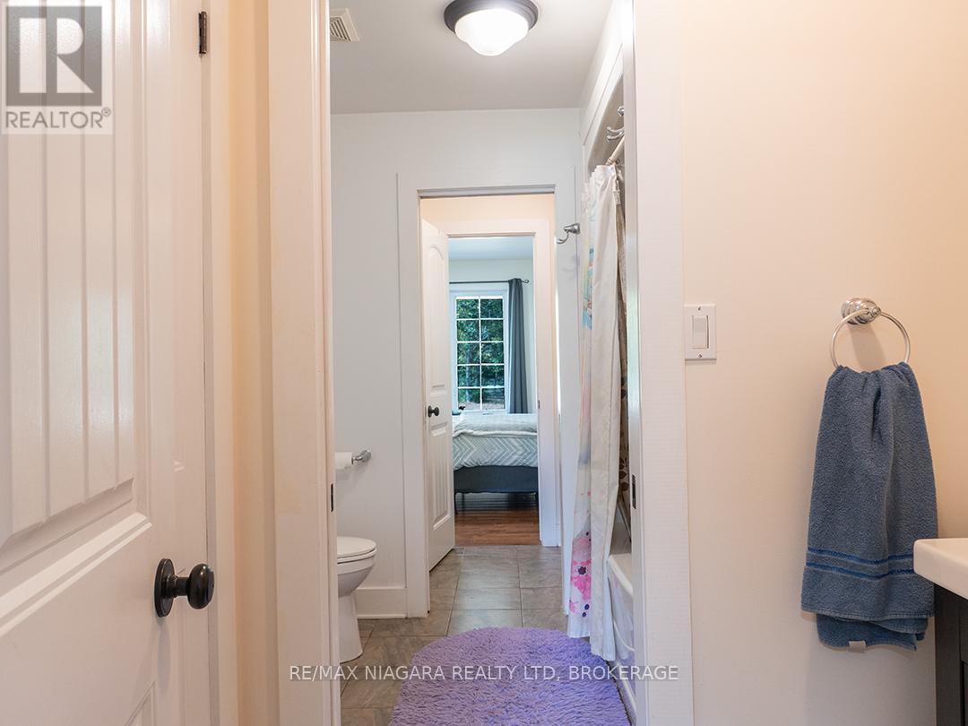 3481 Troup Road, Port Colborne (Bethel), ON - Indoor Photo Showing Bathroom