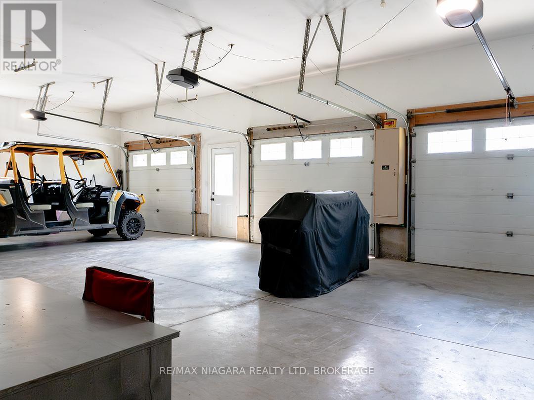 3481 Troup Road, Port Colborne (Bethel), ON - Indoor Photo Showing Garage