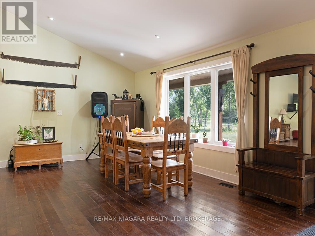 3481 Troup Road, Port Colborne (Bethel), ON - Indoor Photo Showing Dining Room