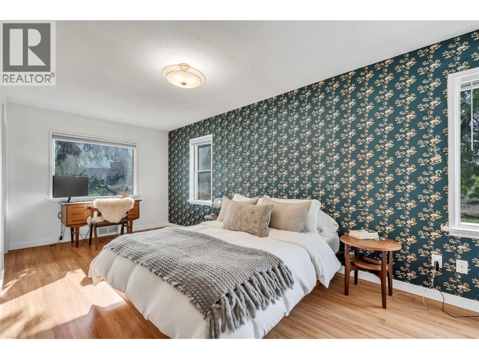 1275 Munson Avenue, Penticton, BC - Indoor Photo Showing Bedroom