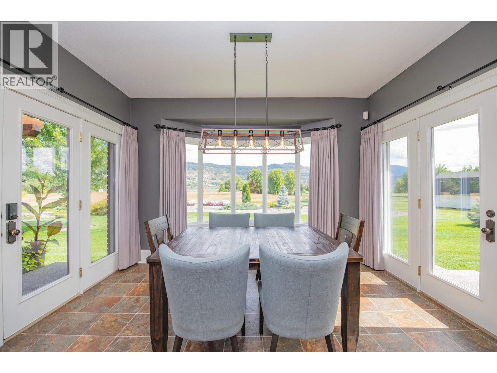 8163 Old Kamloops Road, Vernon, BC - Indoor Photo Showing Dining Room