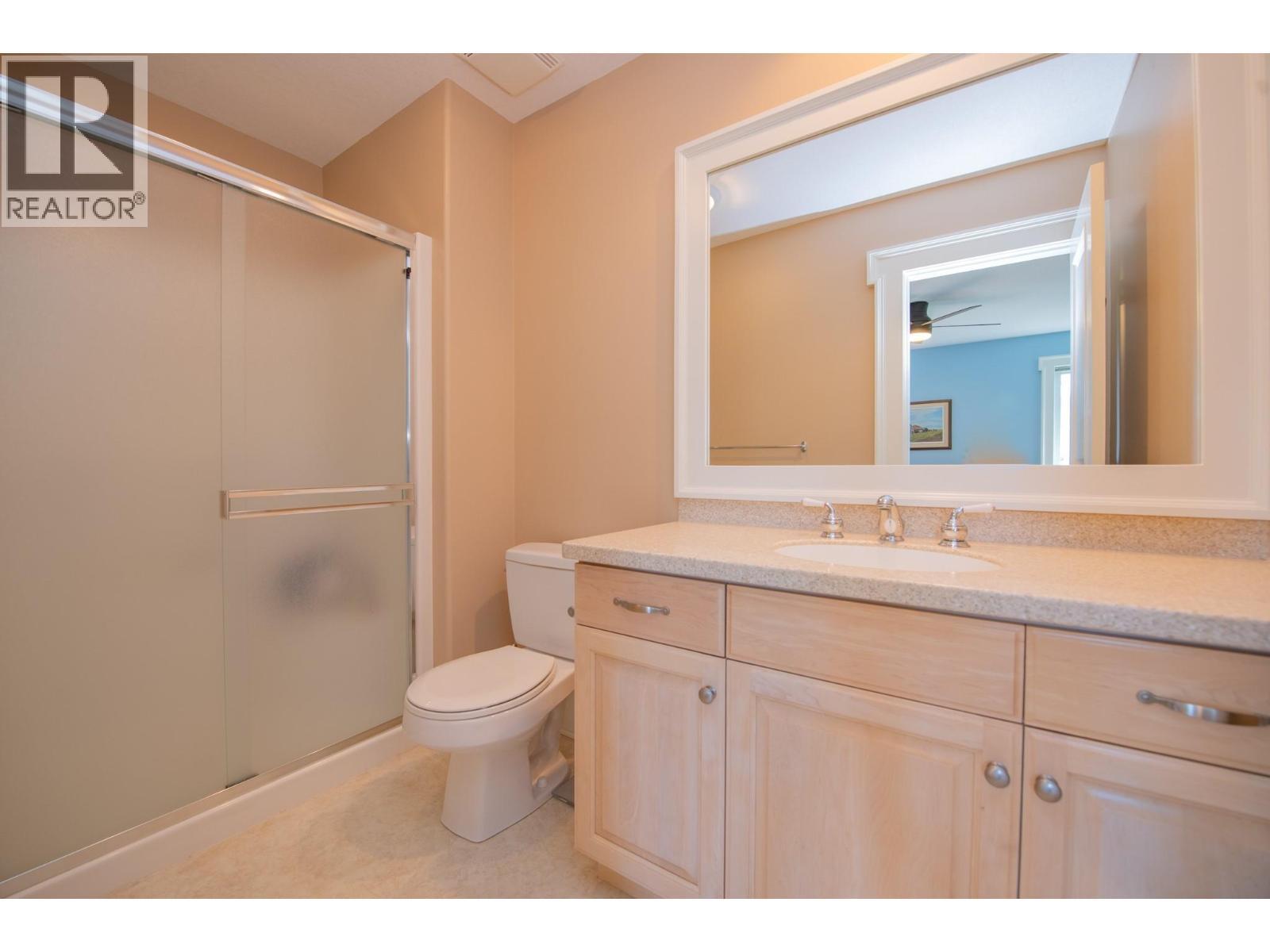 Full Ensuite - 8163 Old Kamloops Road, Vernon, BC - Indoor Photo Showing Bathroom