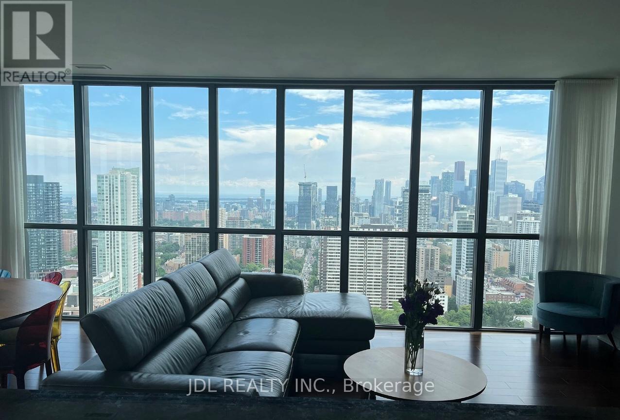 3601 - 110 Charles Street E, Toronto, ON - Indoor Photo Showing Living Room