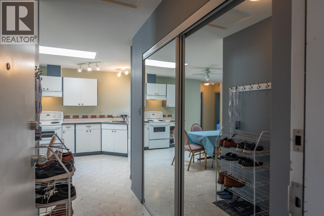 Suite Entry - 7248 2Nd Street, Grand Forks, BC