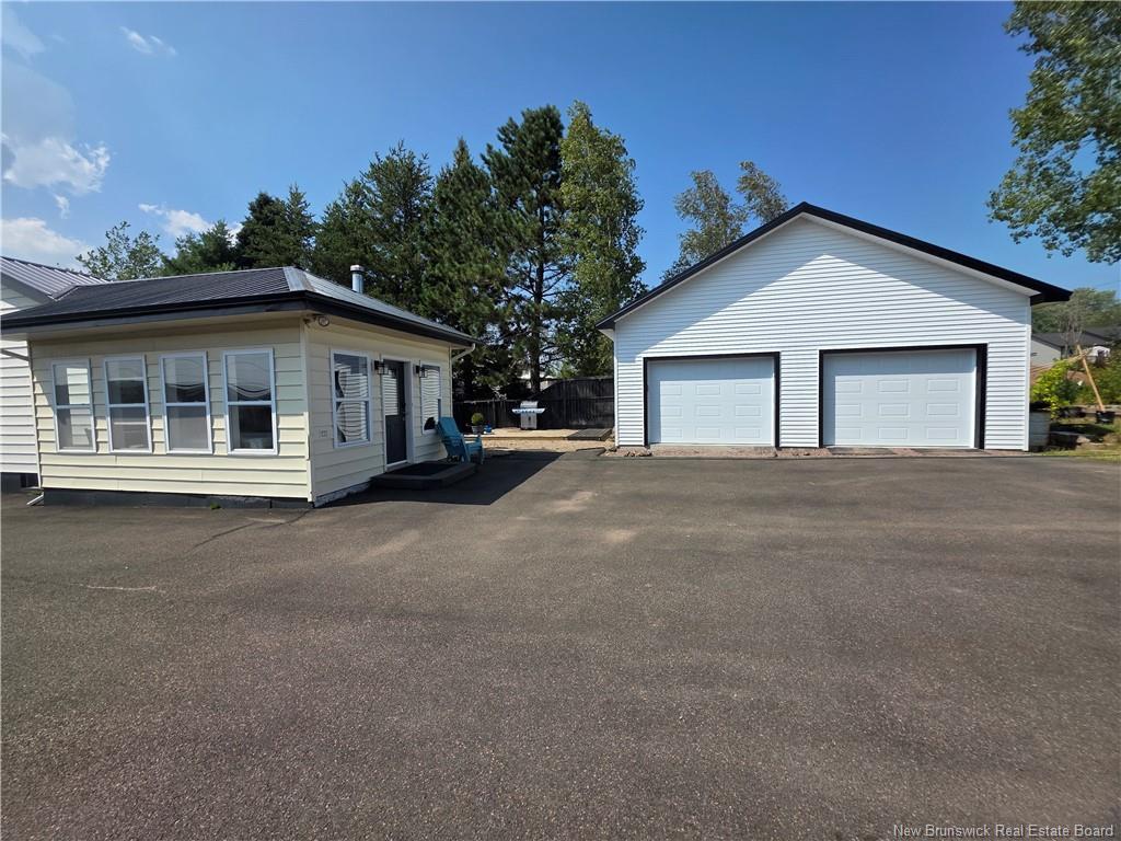 1828 Amirault St, Dieppe, NB