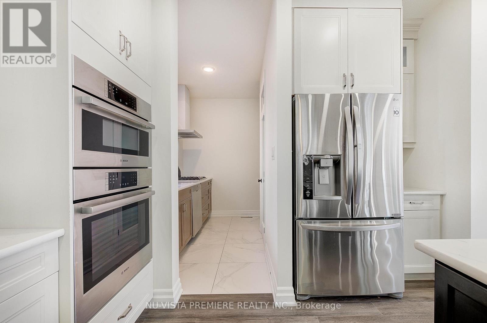 268 Songbird Lane, Middlesex Centre (Ilderton), ON - Indoor Photo Showing Kitchen