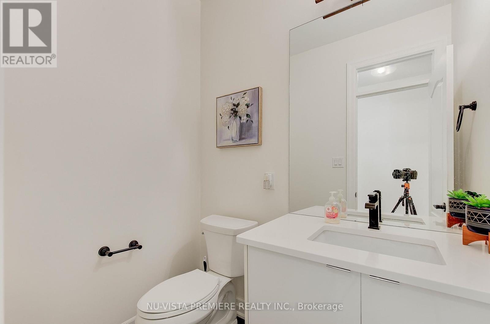 268 Songbird Lane, Middlesex Centre (Ilderton), ON - Indoor Photo Showing Bathroom
