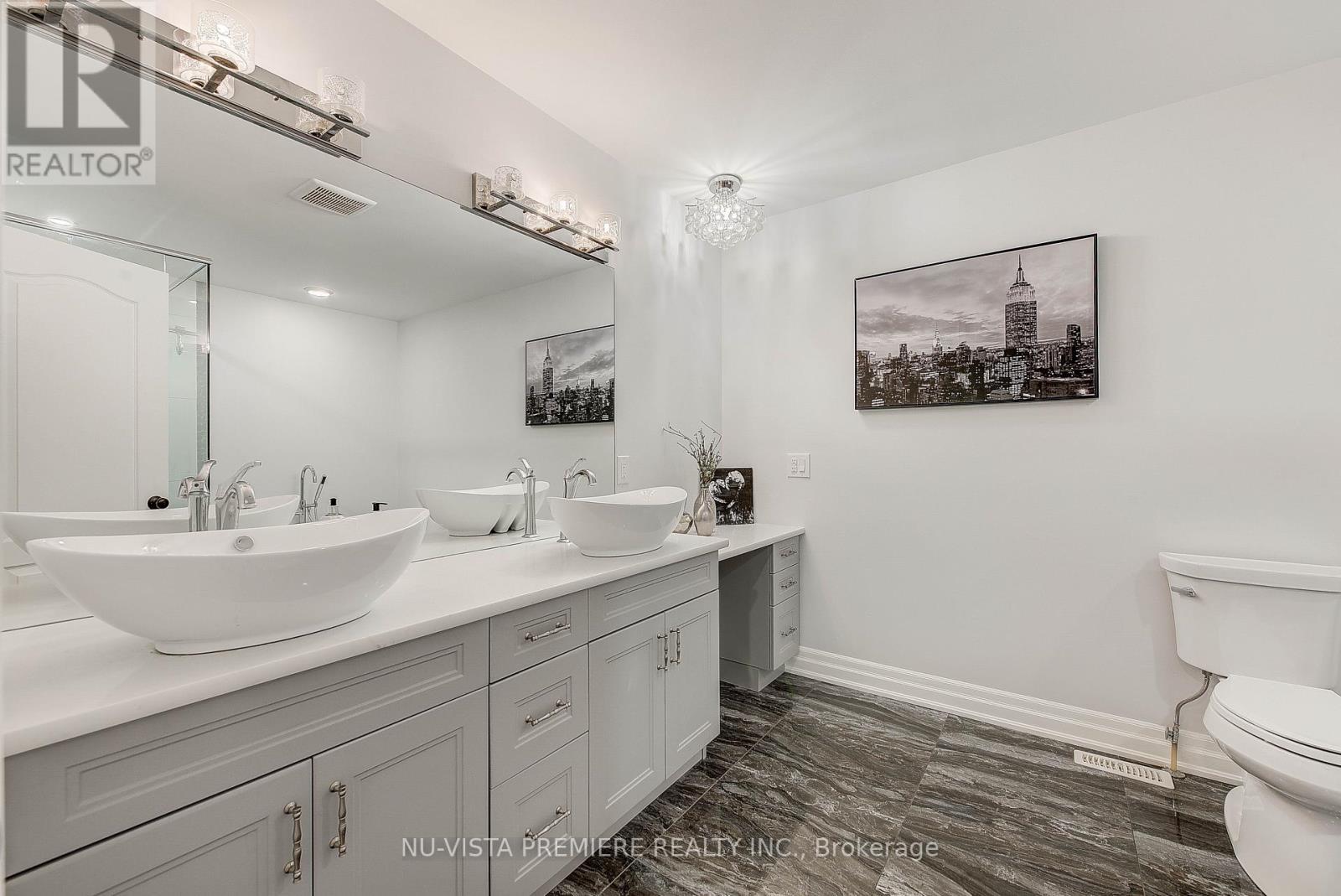 268 Songbird Lane, Middlesex Centre (Ilderton), ON - Indoor Photo Showing Bathroom