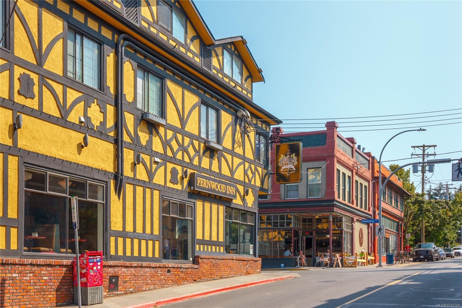 102-1028 Balmoral Rd, Victoria, BC - Outdoor