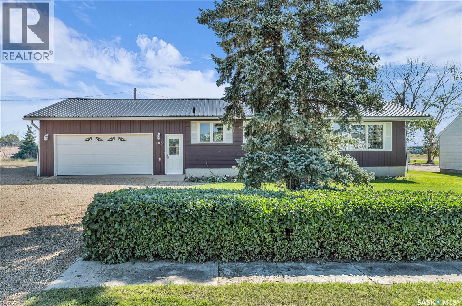 103 1St Street, Limerick, SK - Outdoor