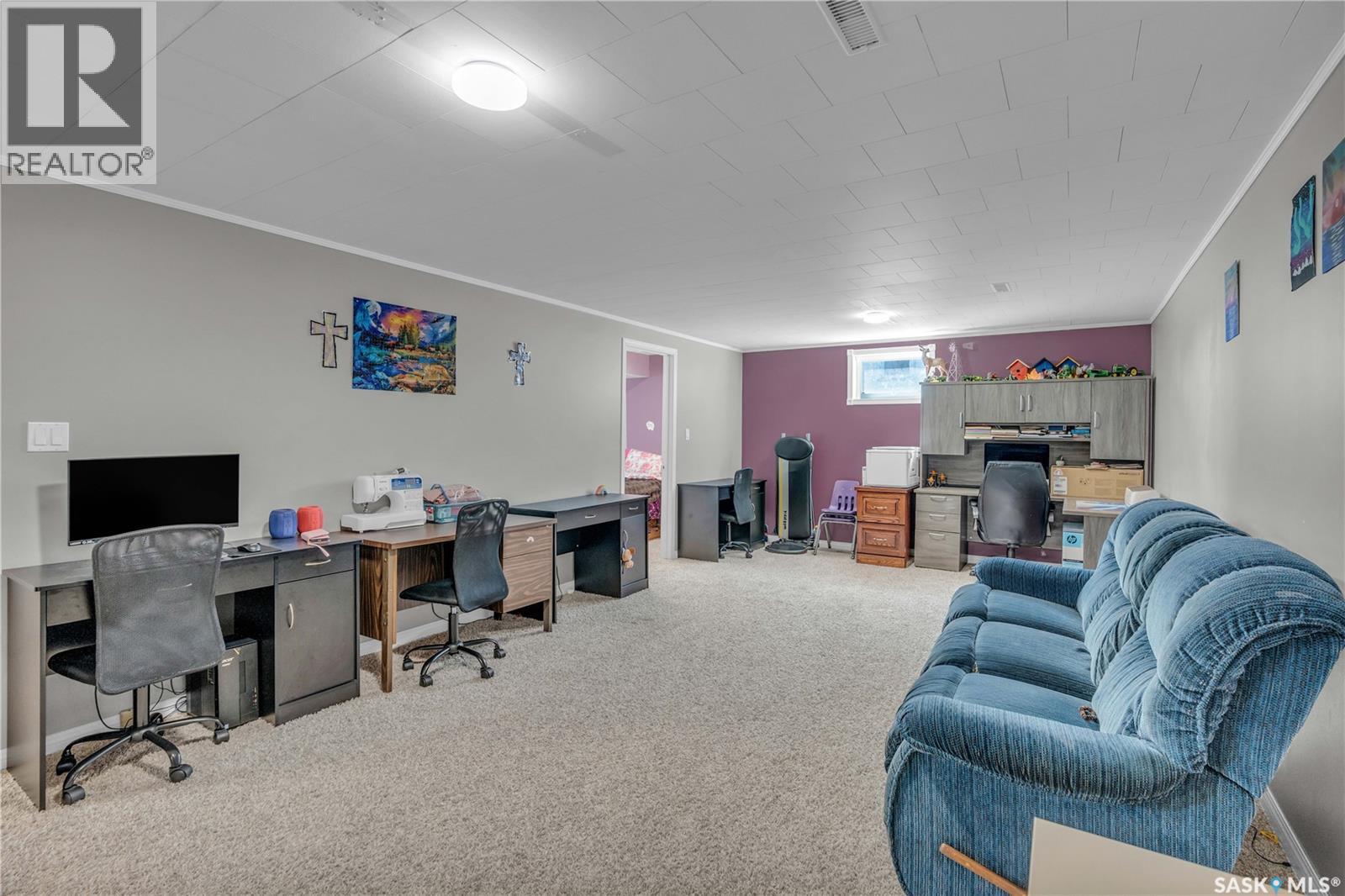 103 1St Street, Limerick, SK - Indoor Photo Showing Office