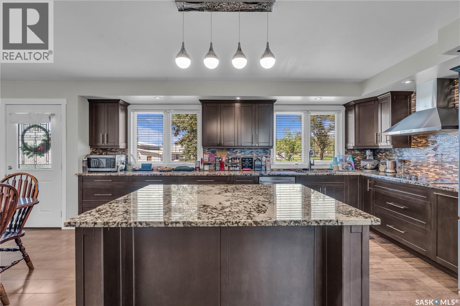 103 1St Street, Limerick, SK - Indoor Photo Showing Kitchen With Upgraded Kitchen