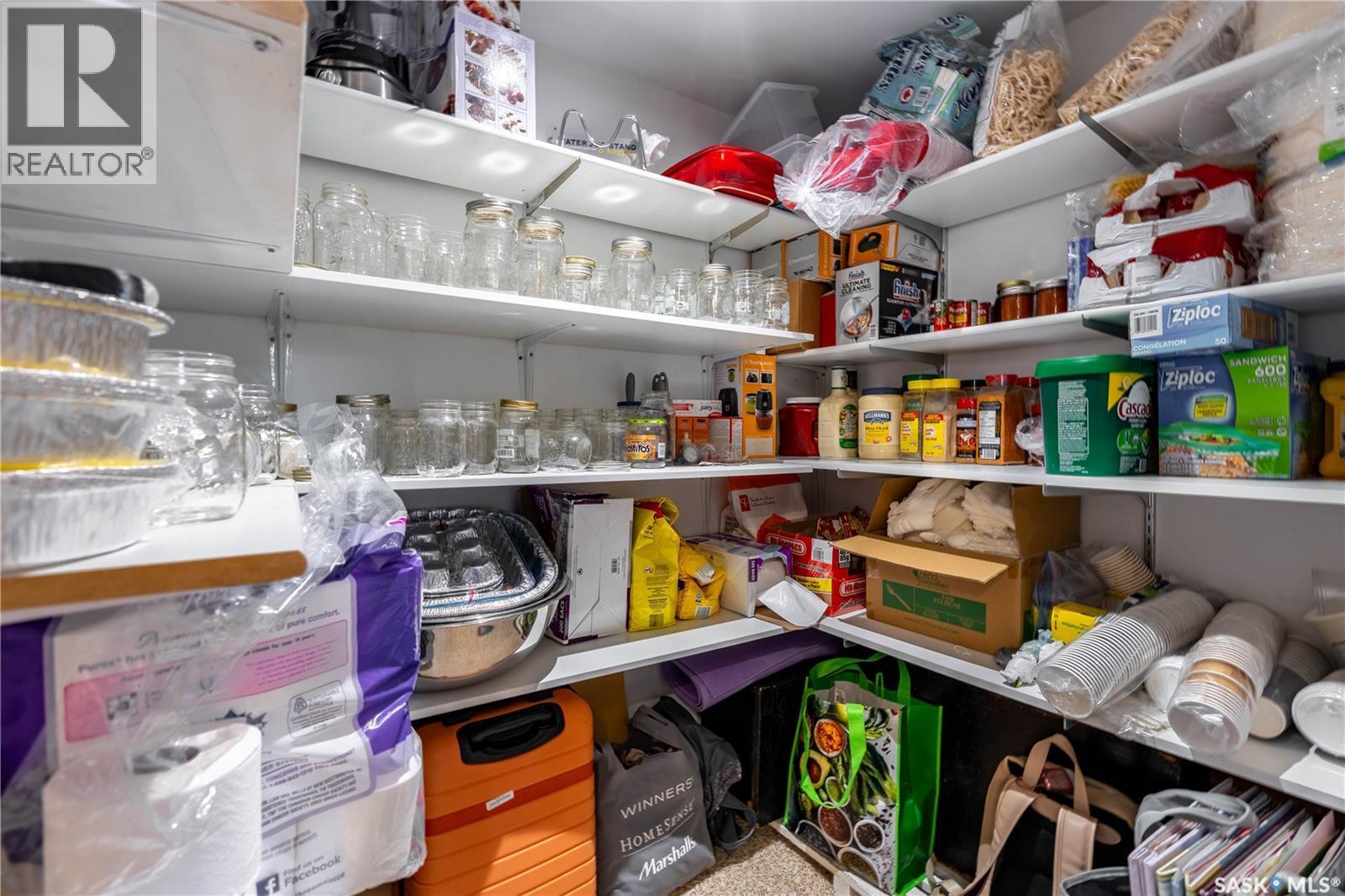 103 1St Street, Limerick, SK - Indoor