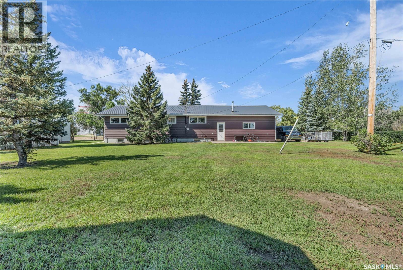 103 1St Street, Limerick, SK - Outdoor