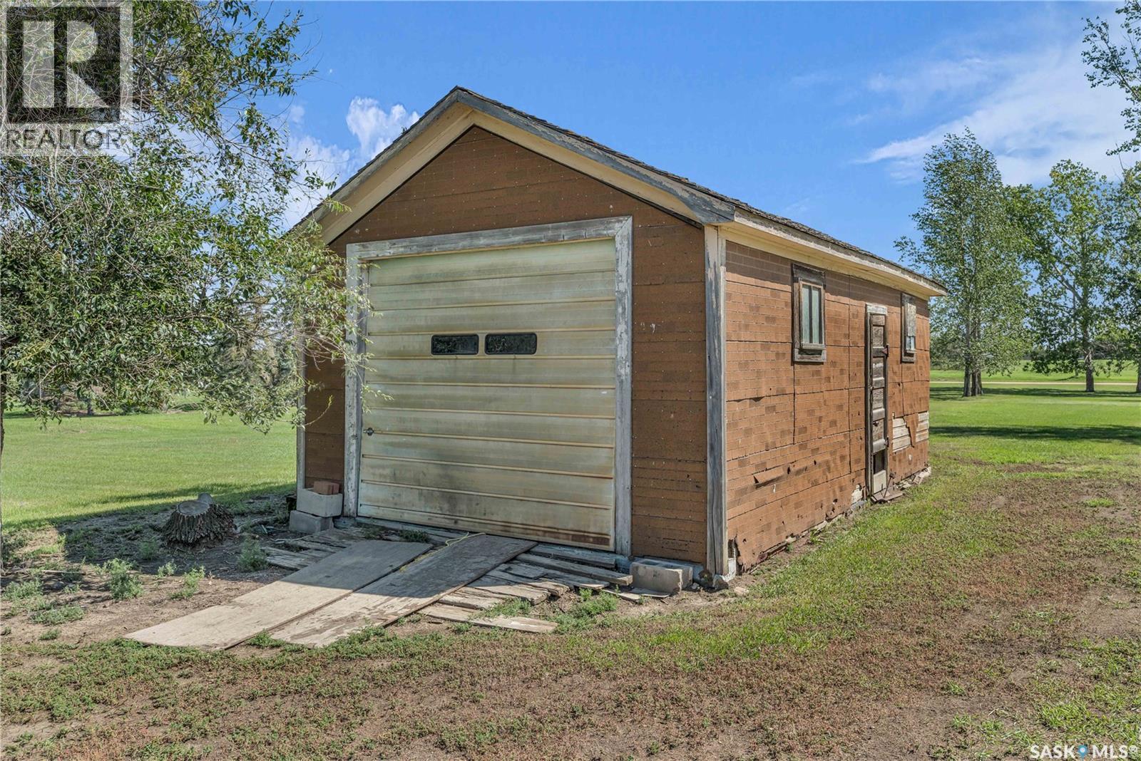 103 1St Street, Limerick, SK - Outdoor