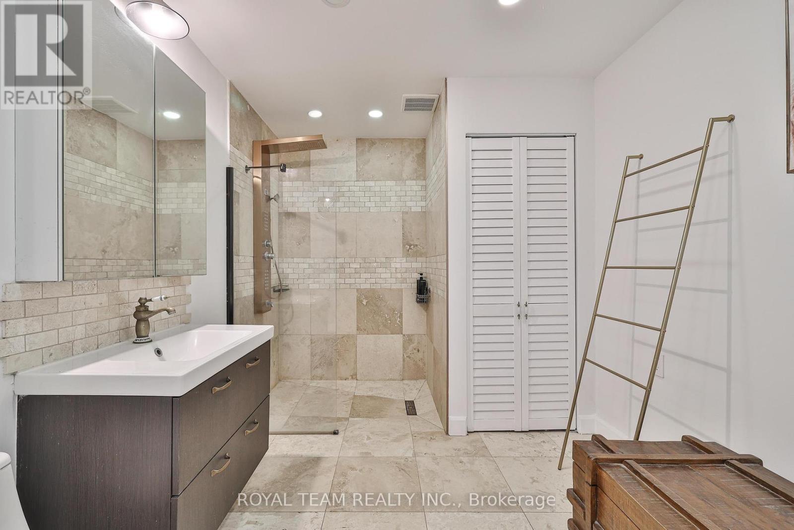 388303 Sideroad 20 Side Road, Mono, ON - Indoor Photo Showing Bathroom