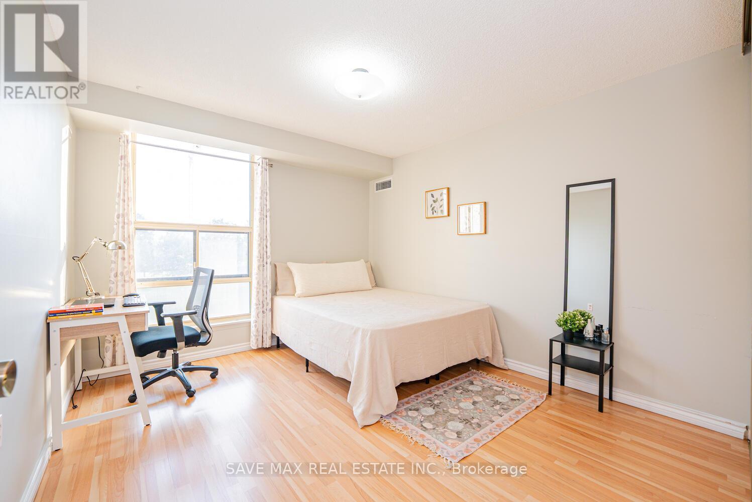 304 - 18 Knightsbridge Road, Brampton, ON - Indoor Photo Showing Bedroom