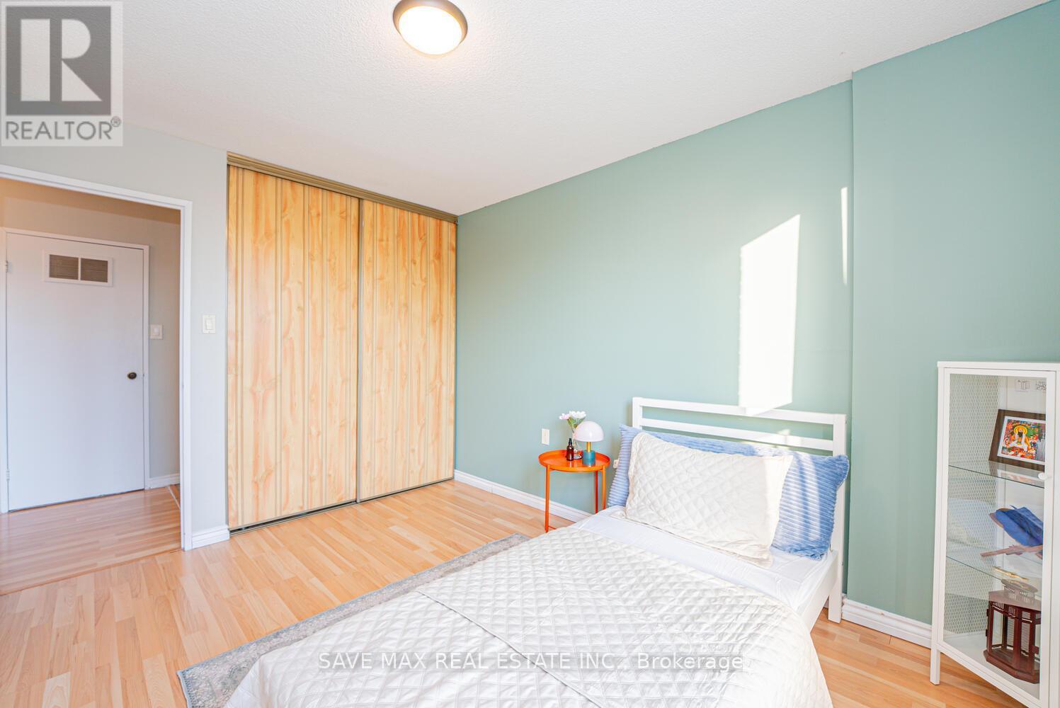 304 - 18 Knightsbridge Road, Brampton, ON - Indoor Photo Showing Bedroom