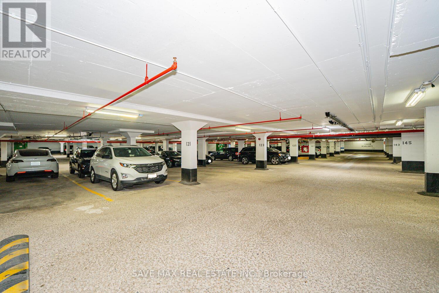 304 - 18 Knightsbridge Road, Brampton, ON - Indoor Photo Showing Garage