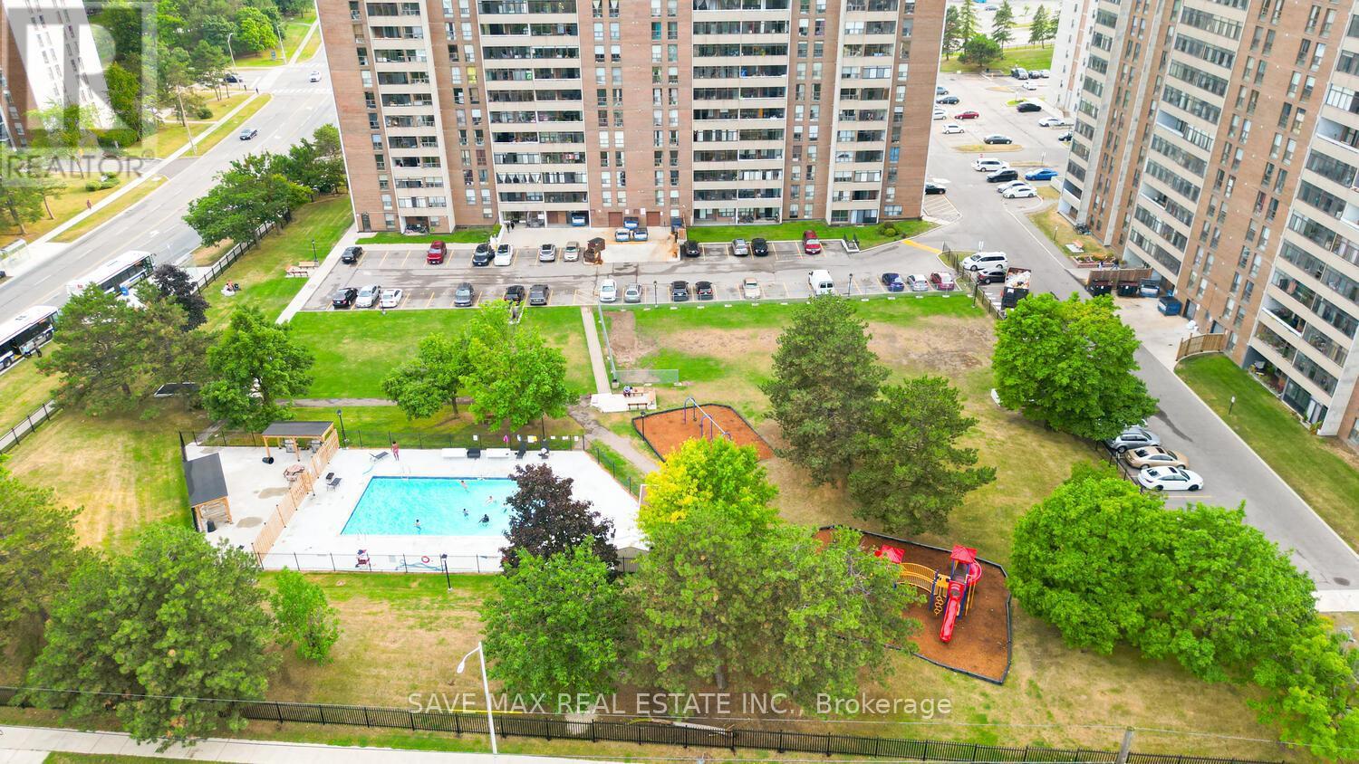 304 - 18 Knightsbridge Road, Brampton, ON - Outdoor With In Ground Pool With View