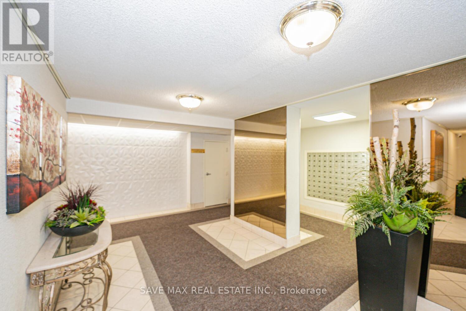 304 - 18 Knightsbridge Road, Brampton, ON - Indoor Photo Showing Other Room