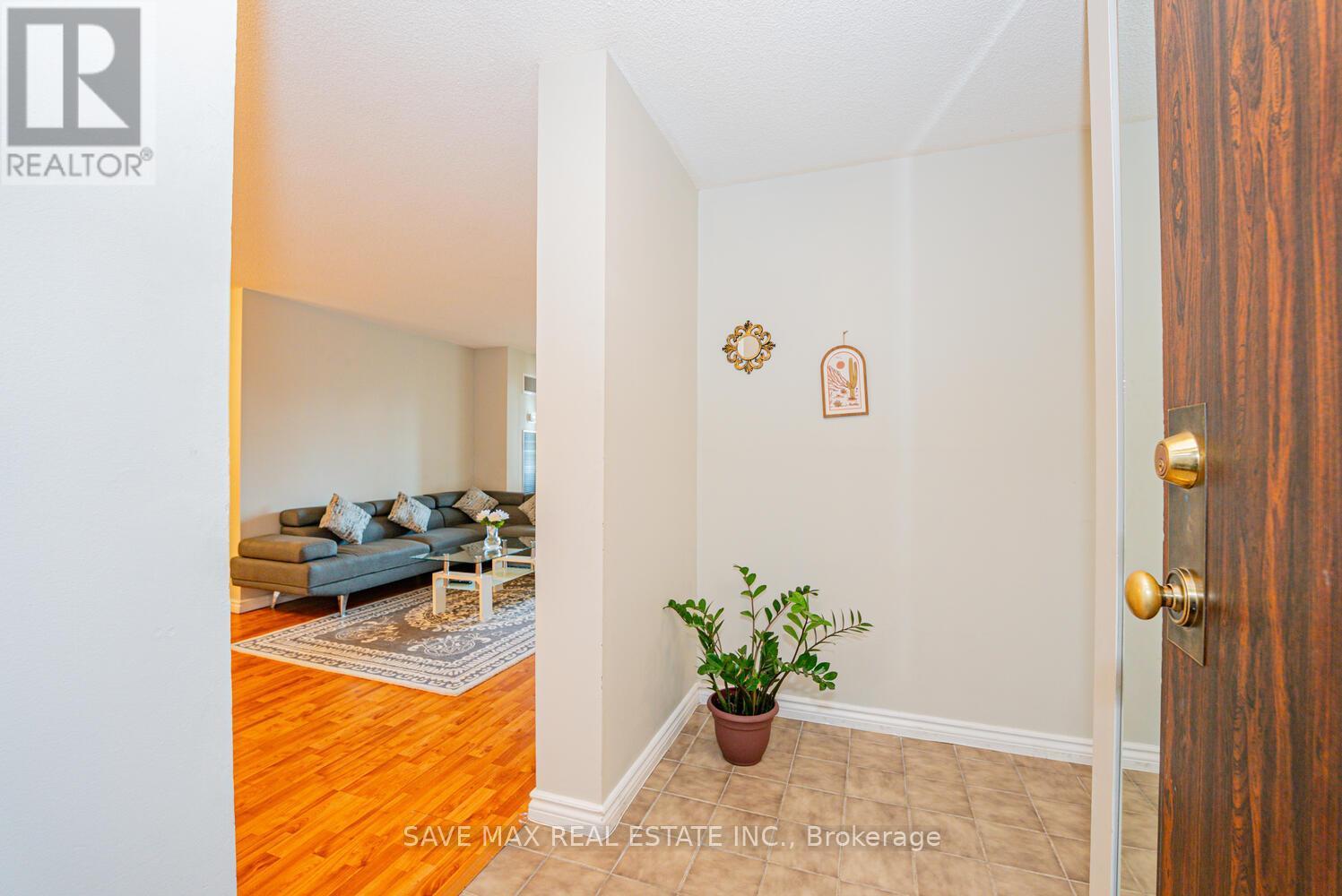 304 - 18 Knightsbridge Road, Brampton, ON - Indoor Photo Showing Other Room