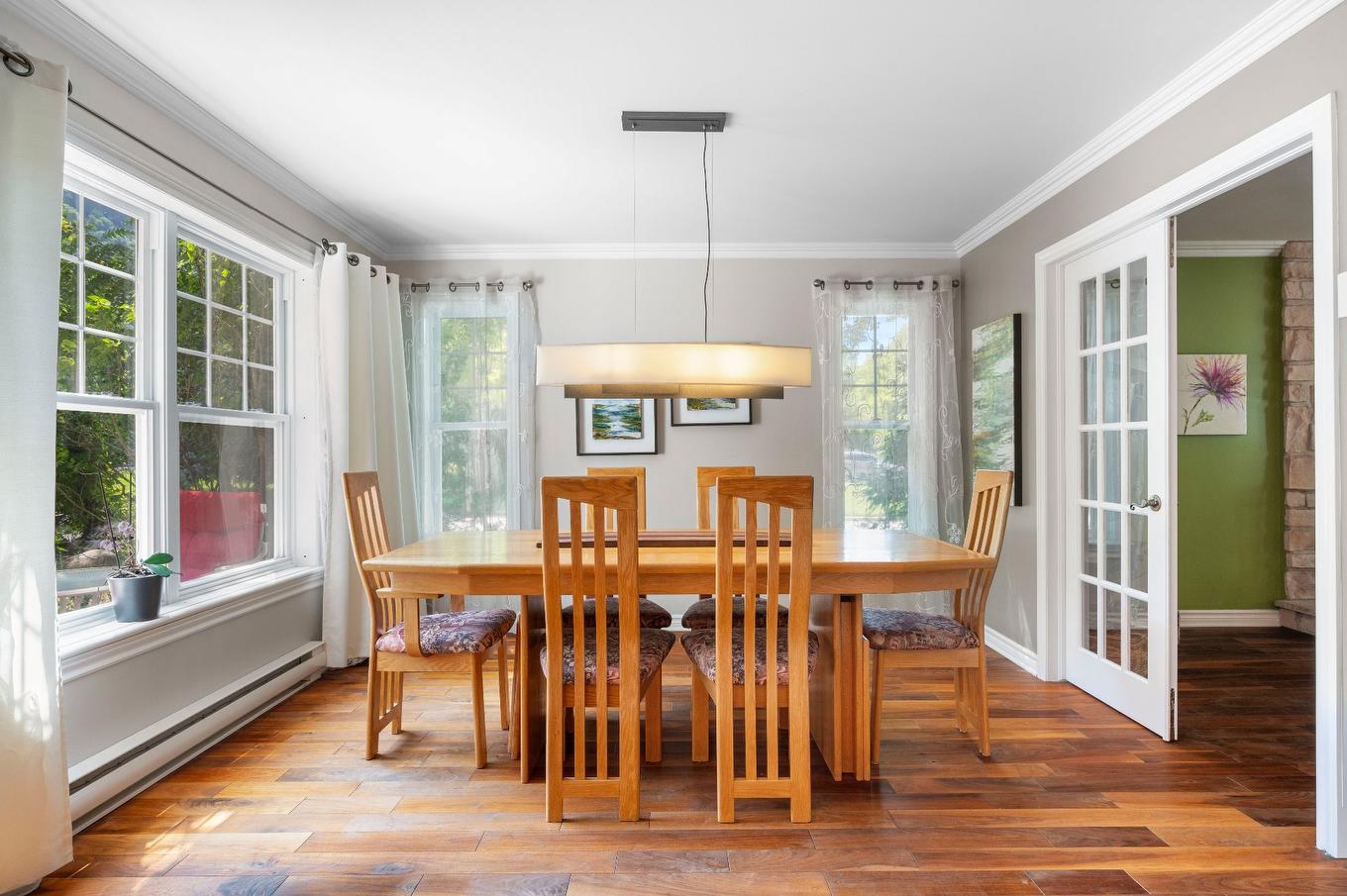 Dining room - 966 Rue Des Martinets, Mont-Saint-Hilaire, QC - Indoor Photo Showing Dining Room