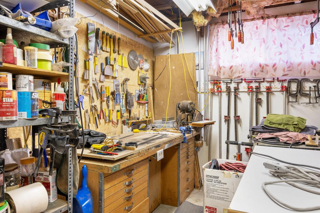 Workshop - 966 Rue Des Martinets, Mont-Saint-Hilaire, QC - Indoor Photo Showing Basement