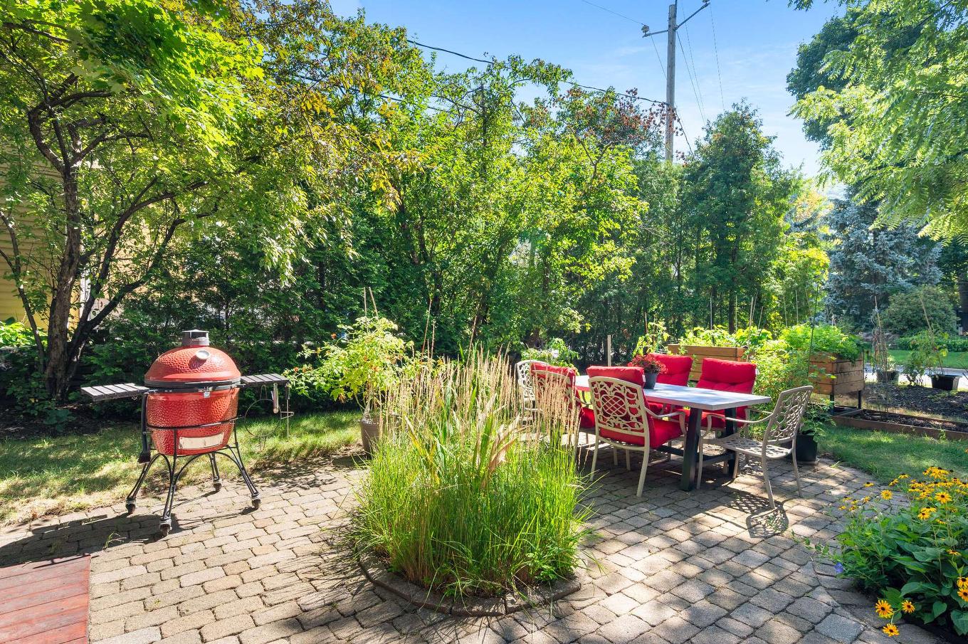 Garden - 966 Rue Des Martinets, Mont-Saint-Hilaire, QC - Outdoor With Deck Patio Veranda