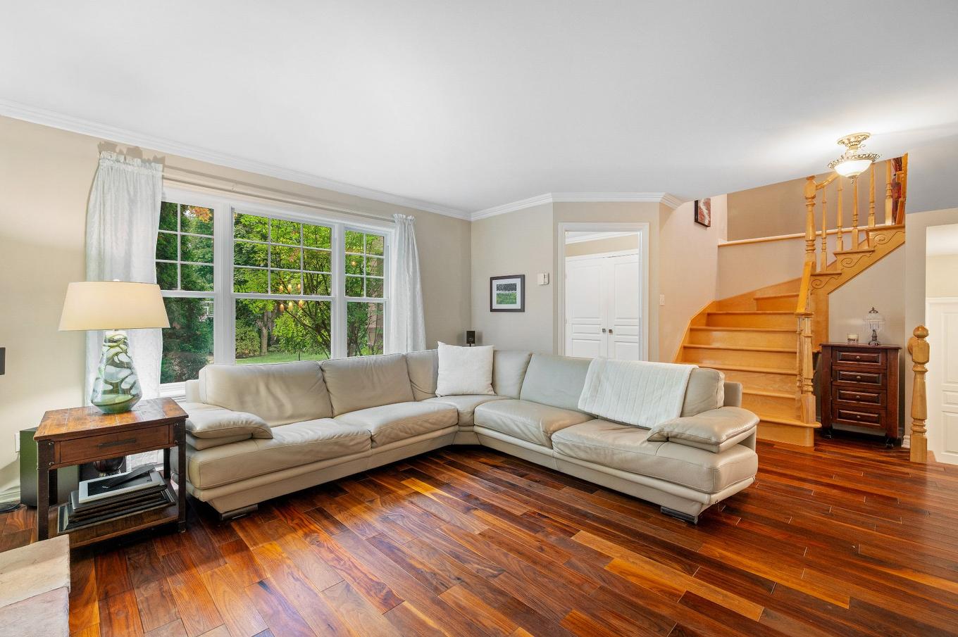 Living room - 966 Rue Des Martinets, Mont-Saint-Hilaire, QC - Indoor Photo Showing Living Room