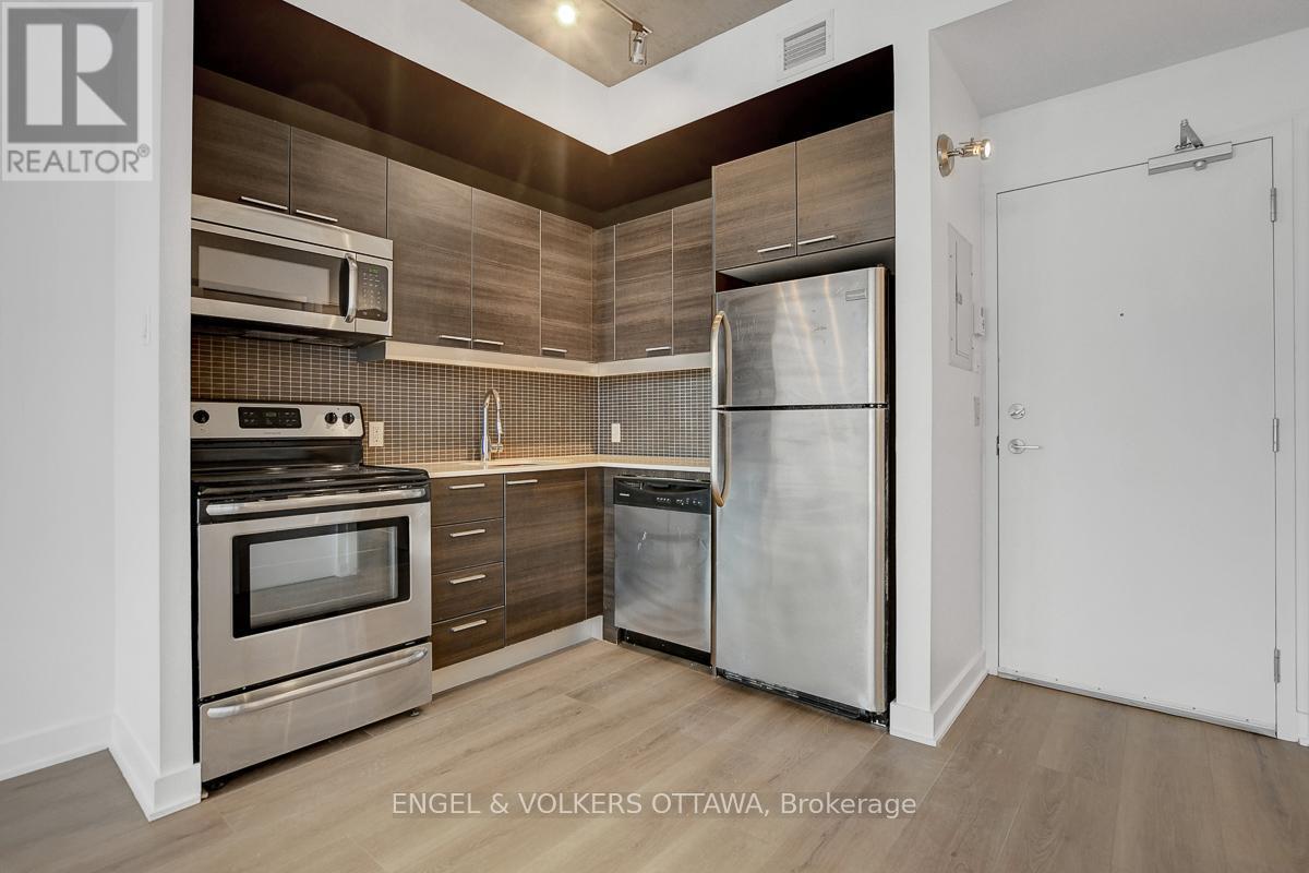532 - 349 Mcleod Street, Ottawa, ON - Indoor Photo Showing Kitchen With Stainless Steel Kitchen
