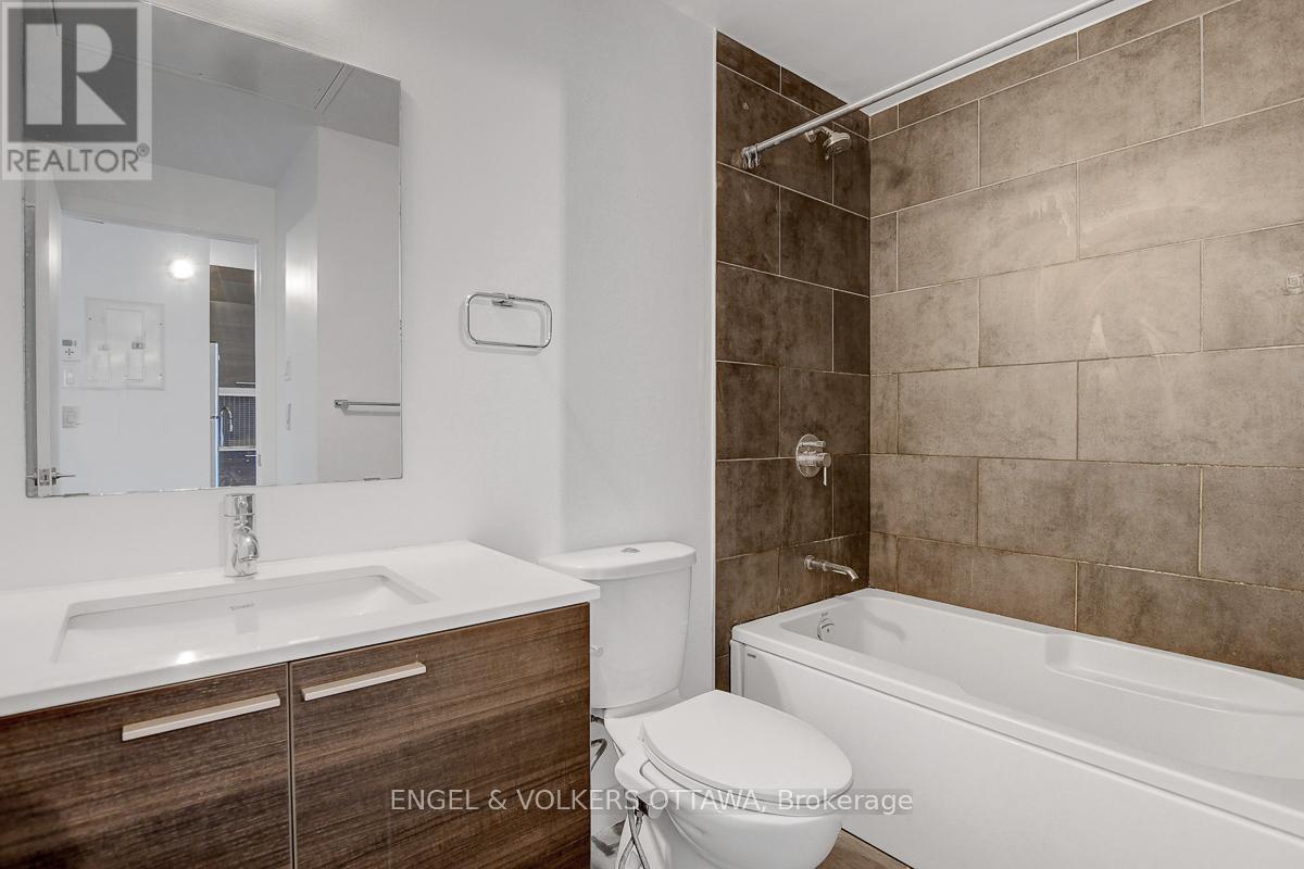532 - 349 Mcleod Street, Ottawa, ON - Indoor Photo Showing Bathroom