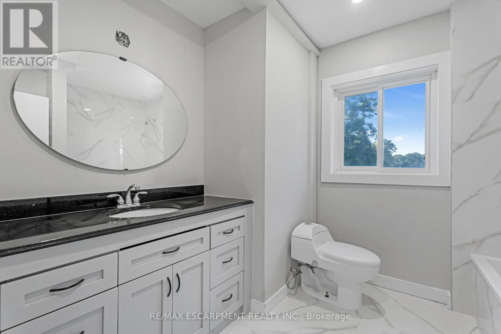 2865 Highway 3, Norfolk, ON - Indoor Photo Showing Bathroom