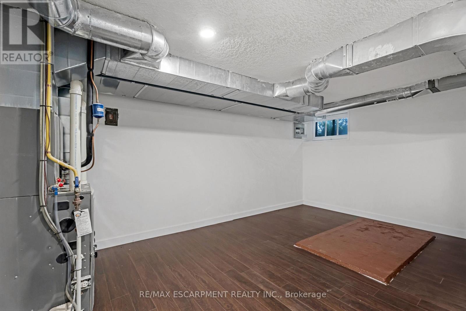 2865 Highway 3, Norfolk, ON - Indoor