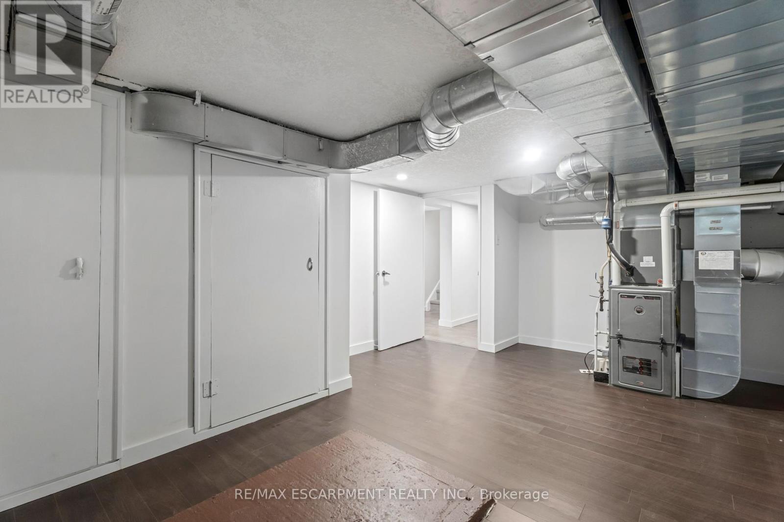 2865 Highway 3, Norfolk, ON - Indoor