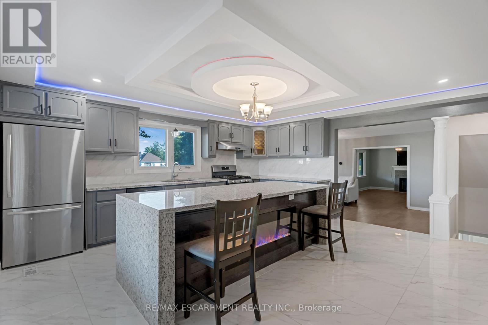 2865 Highway 3, Norfolk, ON - Indoor Photo Showing Kitchen With Upgraded Kitchen